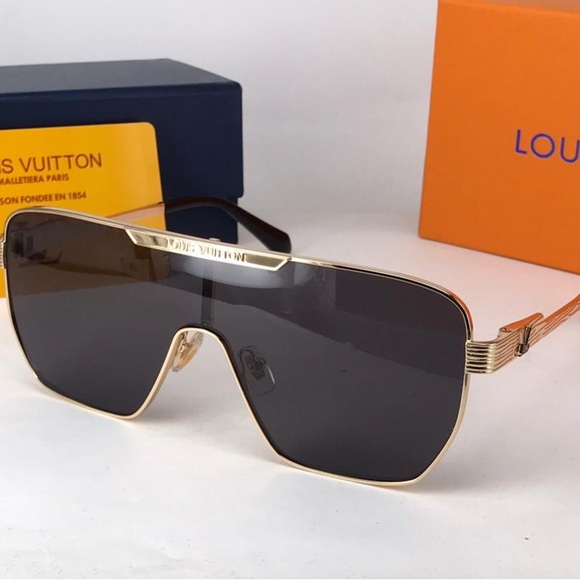 LV Sky Mask Sunglasses - Picture 6 of 13